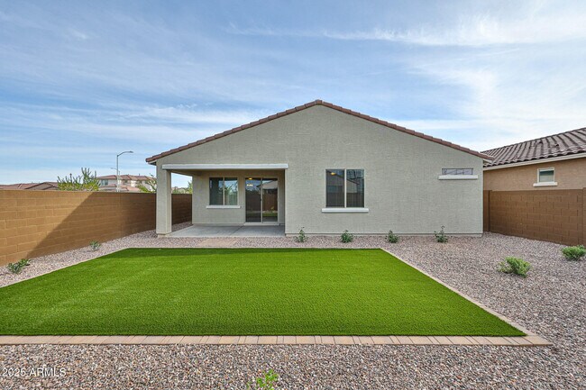 Building Photo - 8806 W Orange Dr