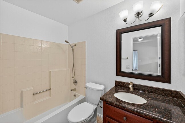 Building Photo - Gated Lake Forest Condo | Pool, Spa, Washer/Dryer & 3 Parking Spaces
