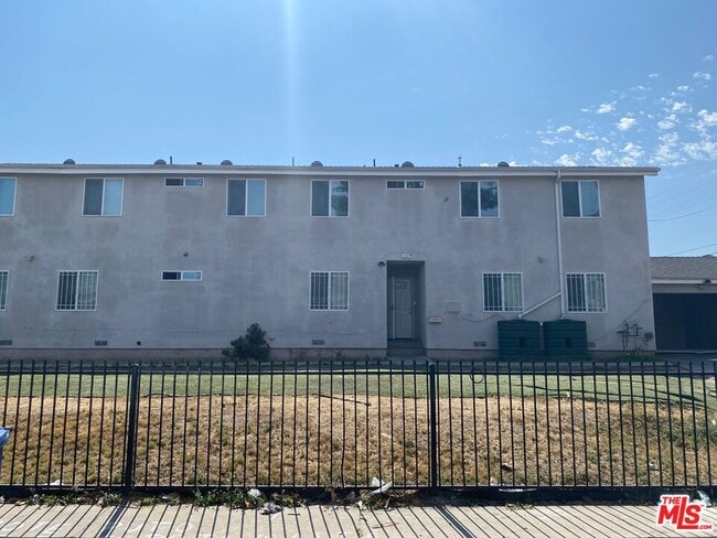 Building Photo - 10217 S Grand Ave