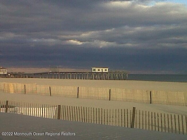 Building Photo - 101 15th Ave