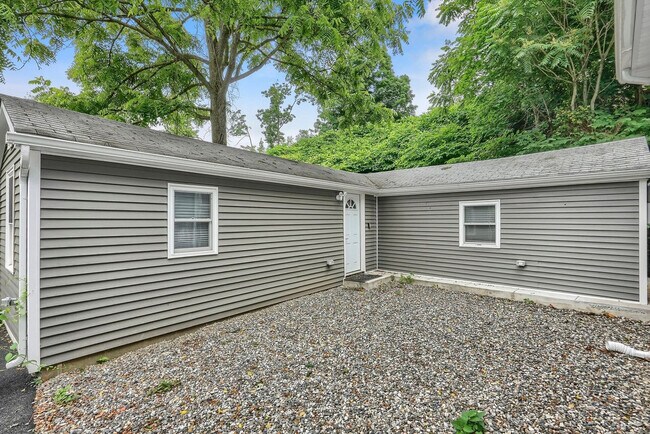 Building Photo - 763 Route 9W-SI ID1466556P