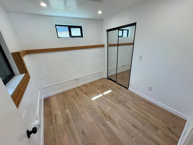 Building Photo - 8220 Edison Dr