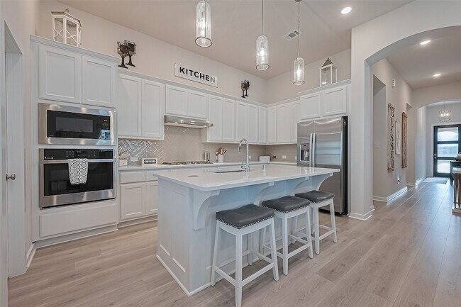 Building Photo - 4910 Tan Briar Dr