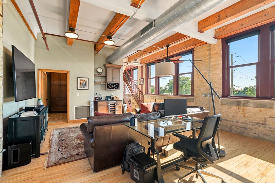 Living Room - 215 W Maple St