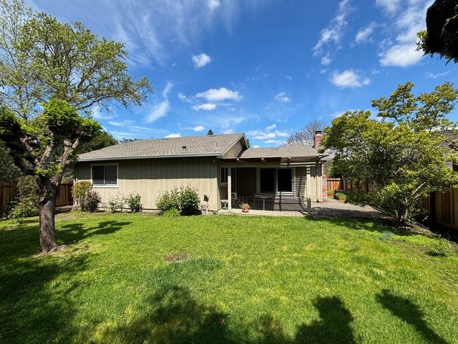 Building Photo - Single Level 3 Bedroom 2 Bathroom Bennett Valley Home with large private backyard