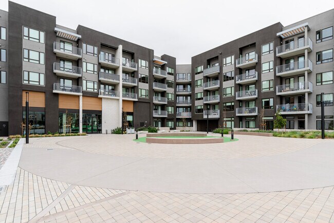Building Photo - 3301 Innovation Wy