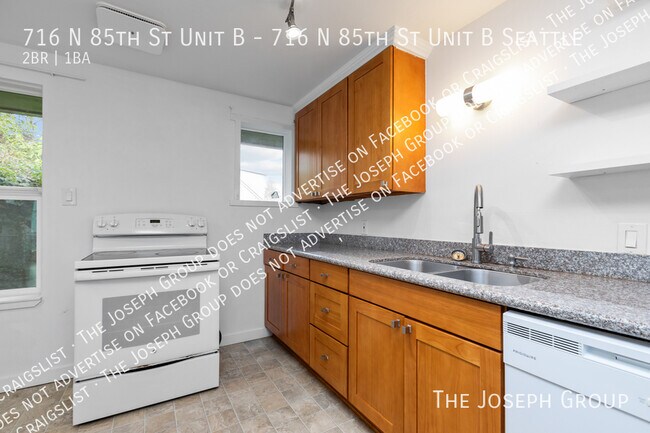 Building Photo - 716 N 85th St