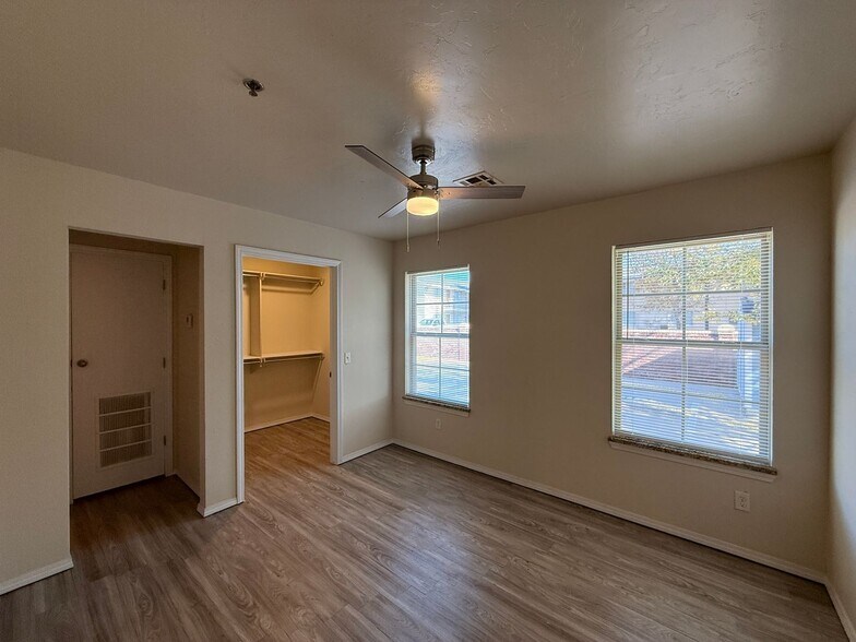 Building Photo - 2442 NW 39th St