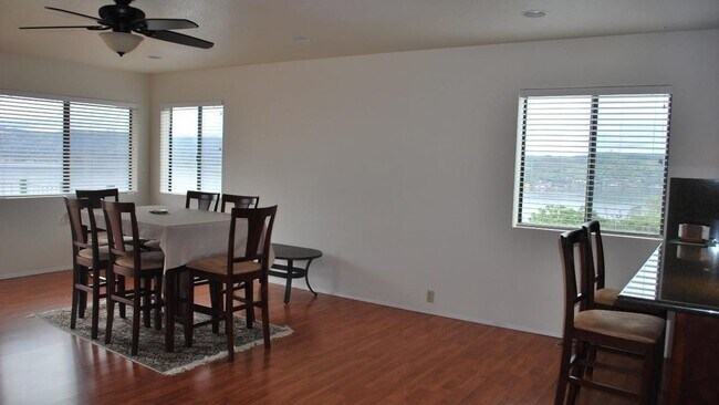 Building Photo - 10448 Edgewater Dr