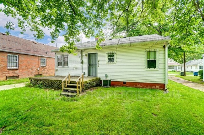 Building Photo - 833 Turner Ave