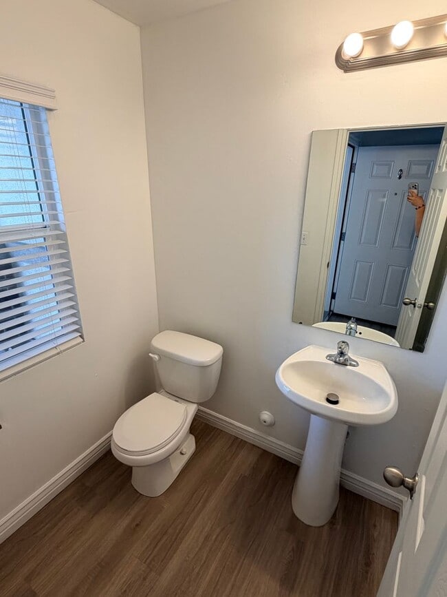 Building Photo - PAY NOTHING UNTIL AUGUST 1ST- 3 Bed, 2.5 Bath Townhome in Pleasant Grove