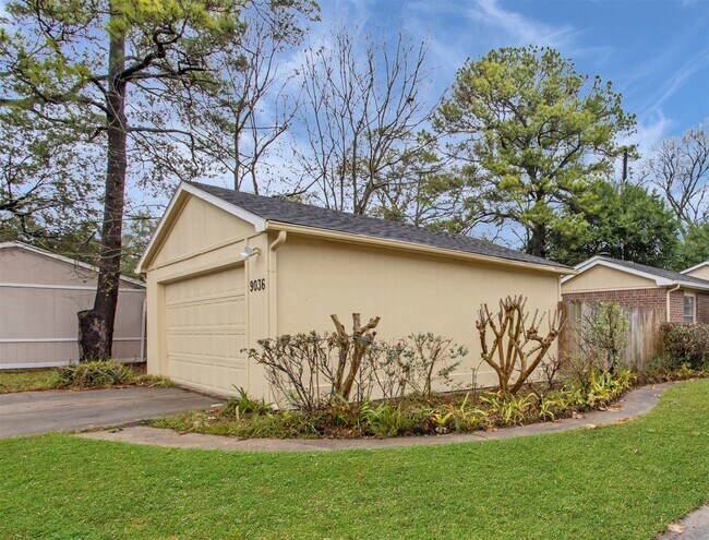 Building Photo - 9036 Kerrwood Ln