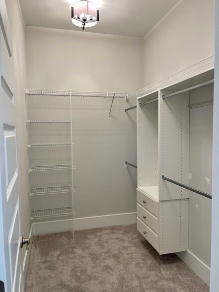 Building Photo - 2034 Comradery Wy