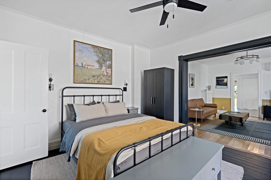 Building Photo - 4413 Albany Post Rd