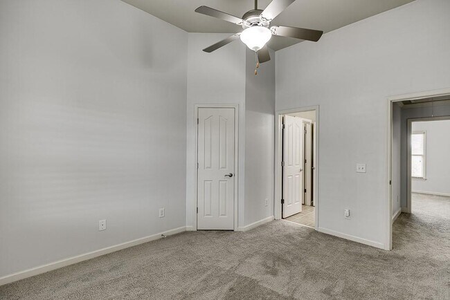 Building Photo - 4537 Grandview Pkwy