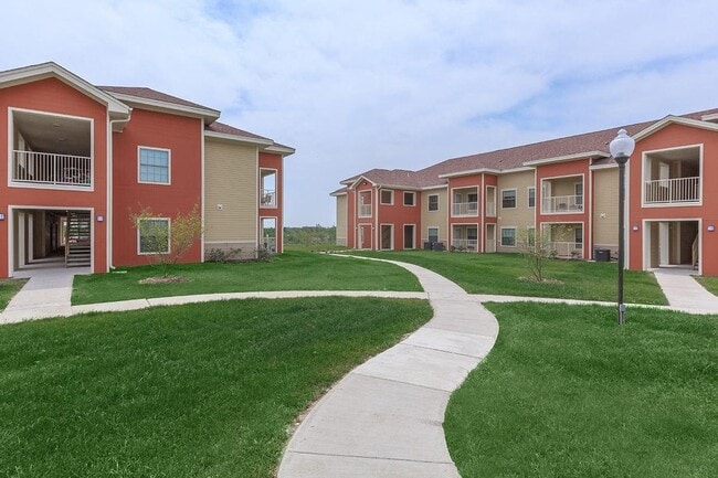 Building Photo - 315 Butterfly Garden Dr