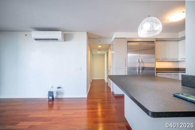 Building Photo - 2br - 2 Bed 1 Bath Condo in Capitol Place