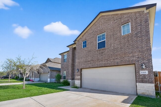 Building Photo - 1322 Eagle Pass Dr