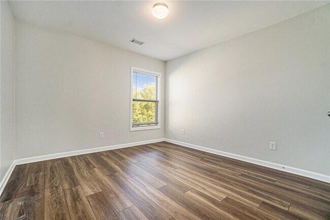 Building Photo - 3755 Uppark Dr