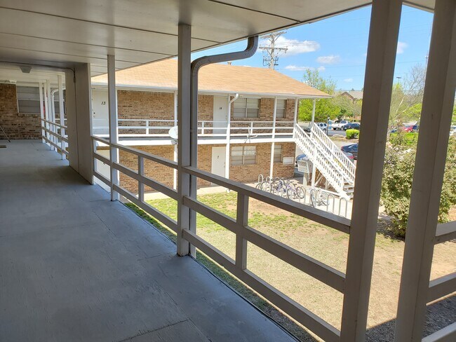 Building Photo - 301 N University Dr