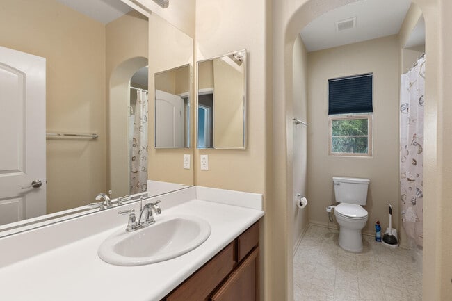 Building Photo - 245 Paseo Gregario