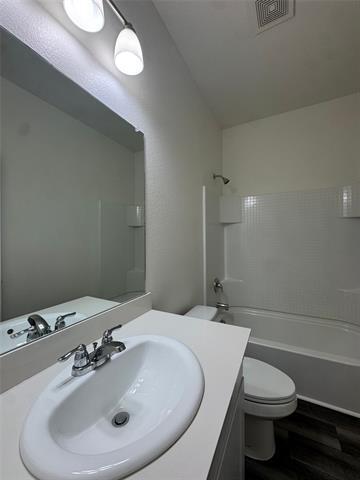 Building Photo - 1720 Escondido Dr