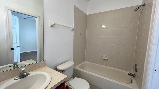 Building Photo - 534 Sunset View Dr