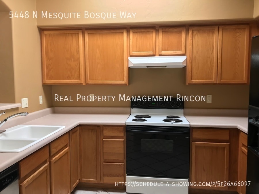 Building Photo - 5448 N Mesquite Bosque Way