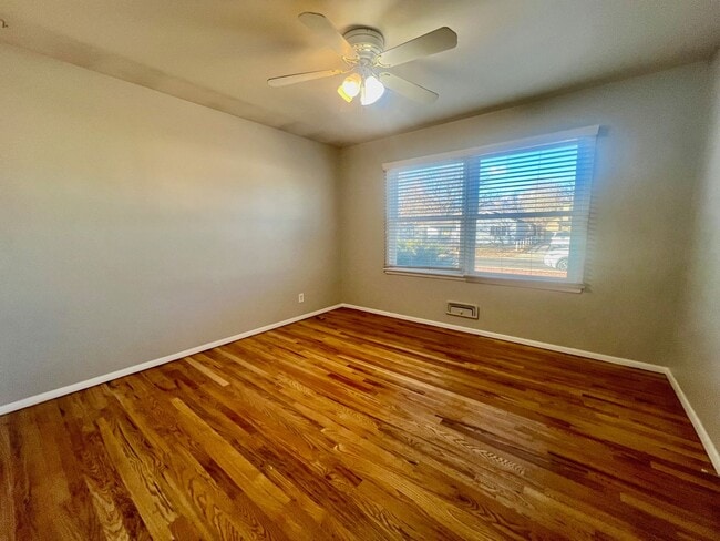 Building Photo - Charming 2 bedroom rancher located in central Colorado Springs!