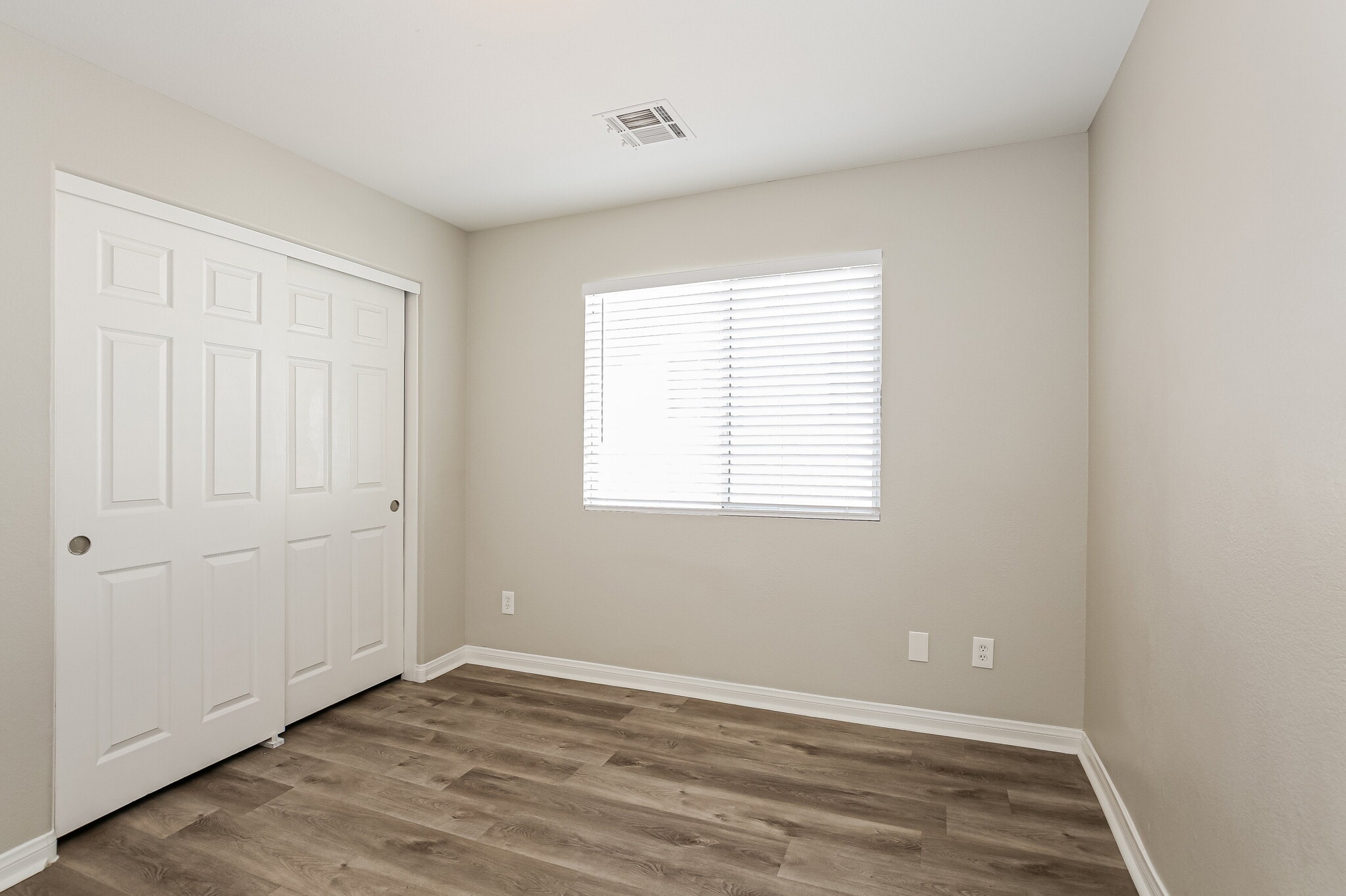 Building Photo - 1152 Maple Pines Ave