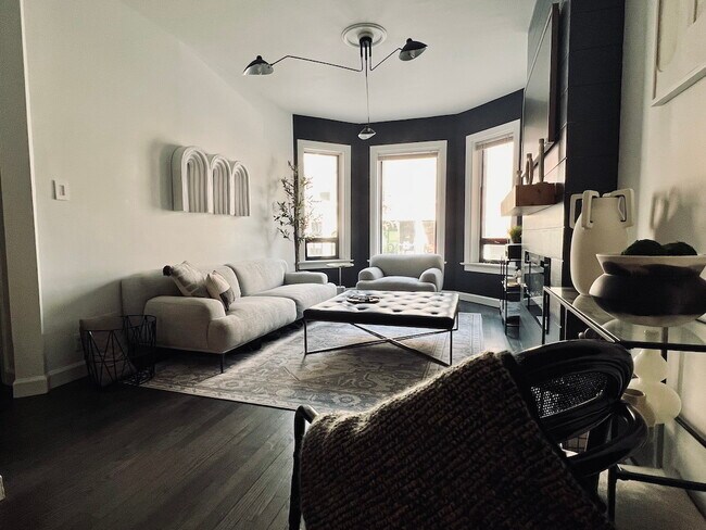 Building Photo - 2944 N Broadway