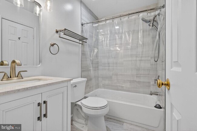 Building Photo - 8 Suncroft Ct