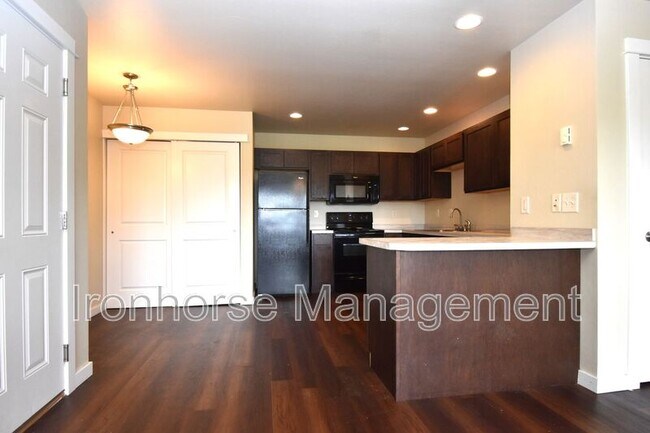 Building Photo - 2226 Baxter Ln