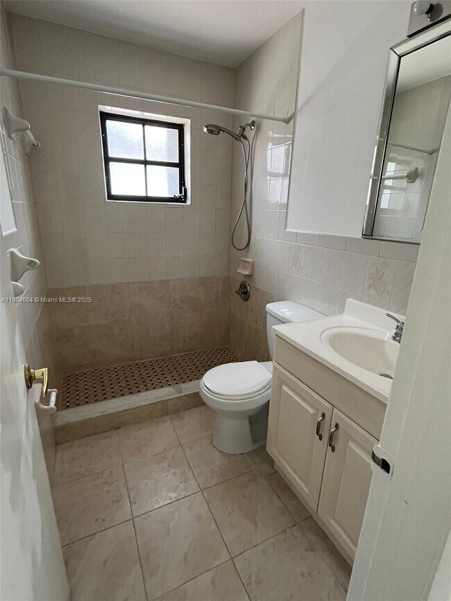 Building Photo - 2749 W 72nd St