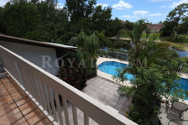 Building Photo - 2 Bed, 2.5 Bath Townhouse with Balcony, Pool & Prime Bonita Springs Location