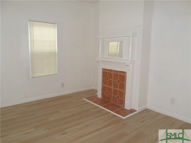 Building Photo - 632 W 42nd St