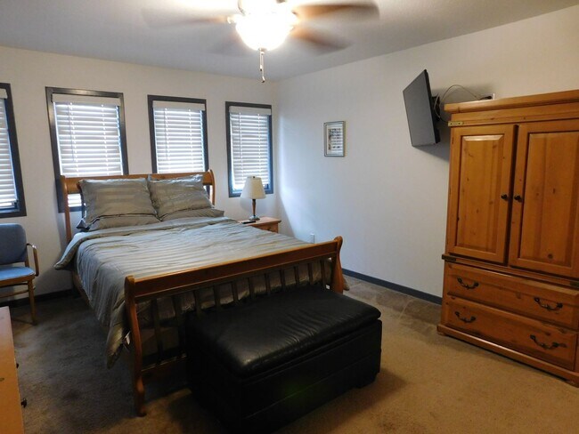 Building Photo - 1607 Harbourside Dr