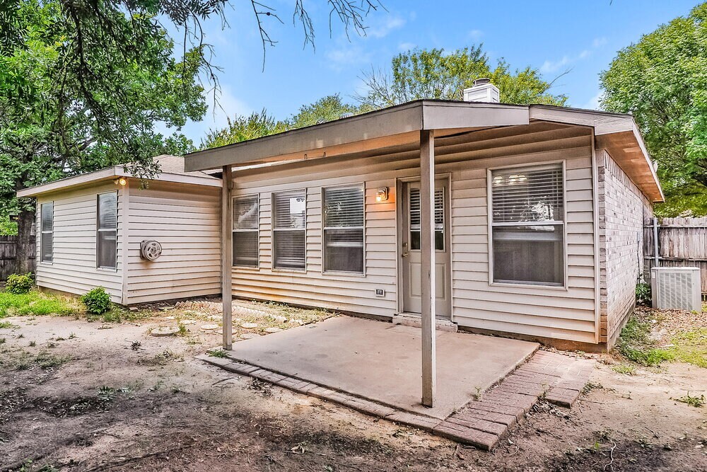 Building Photo - 6366 Twilight Cir
