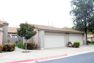 Building Photo - San Diego Desirable Del Cerro - APRIL FREE - 3 bed / 2 bath Attached Home w Garage, Patio, and A/C