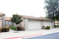 Building Photo - San Diego Desirable Del Cerro - Two Weeks Free - 3 bed / 2 bath Attached Home w Garage, Patio, an...