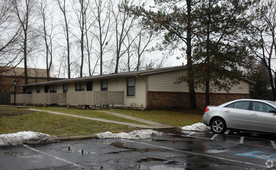 Sandalwood 4804 W Bancroft St Toledo OH 43615 Apartment Finder
