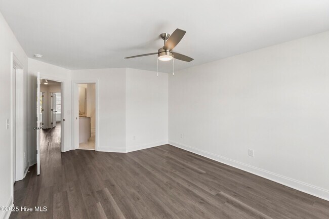 Building Photo - 1408 Hartley Ln