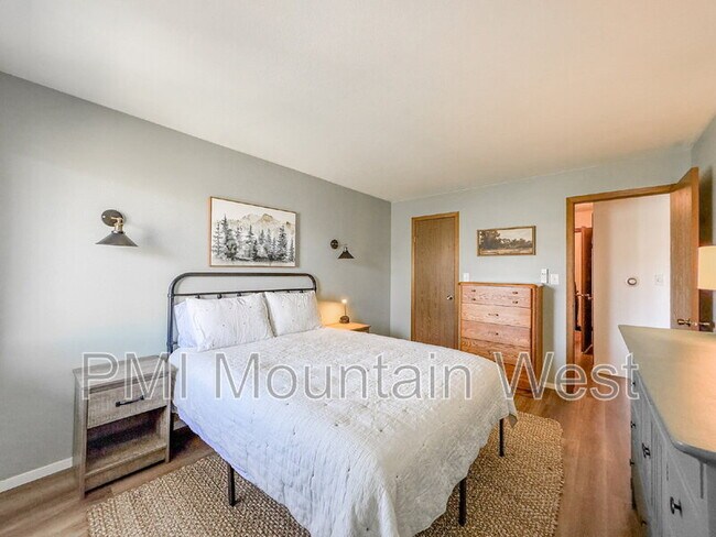 Building Photo - 339 E 600 S