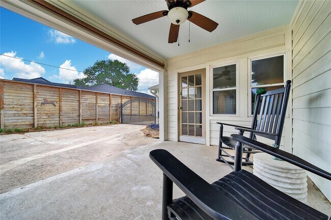 Building Photo - 1635 Althea Dr
