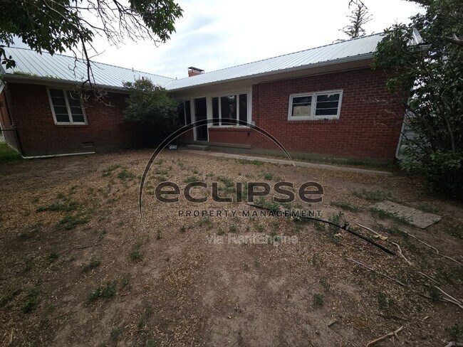 Building Photo - 102 Poncha Ave