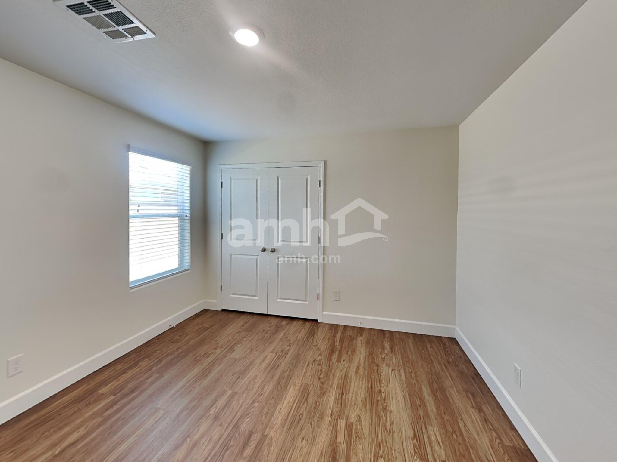 Building Photo - 9284 S Park St