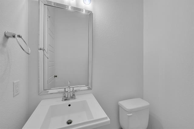 Building Photo - 2825 Stanley Ave