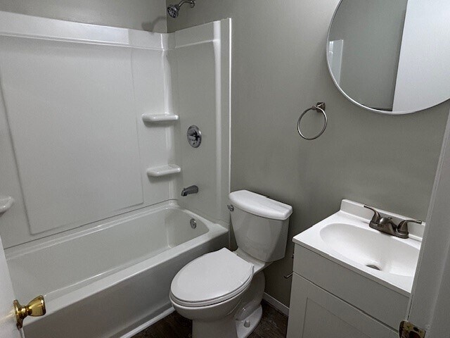 Building Photo - 2605 Roland Dr