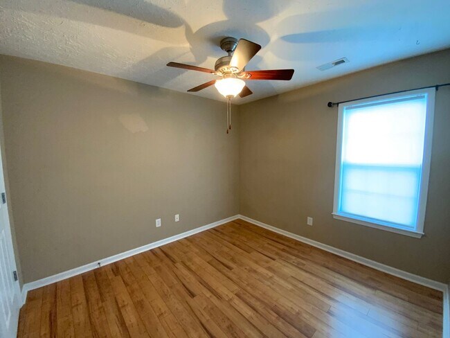Building Photo - Beautiful 3 bedroom, 2 bath unfurnished home in Neighborhoods of Holly Ridge