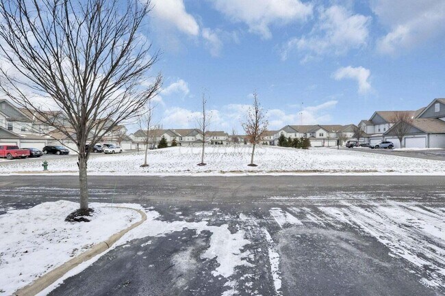 Building Photo - 550 Redwood Ln